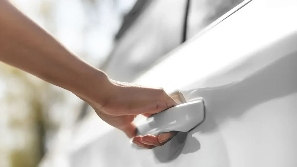 Non Si Apre Lo Sportello Della Macchina a Torino